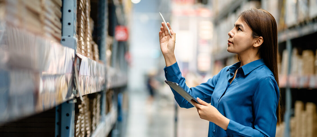 Women,Warehouse,Staff,